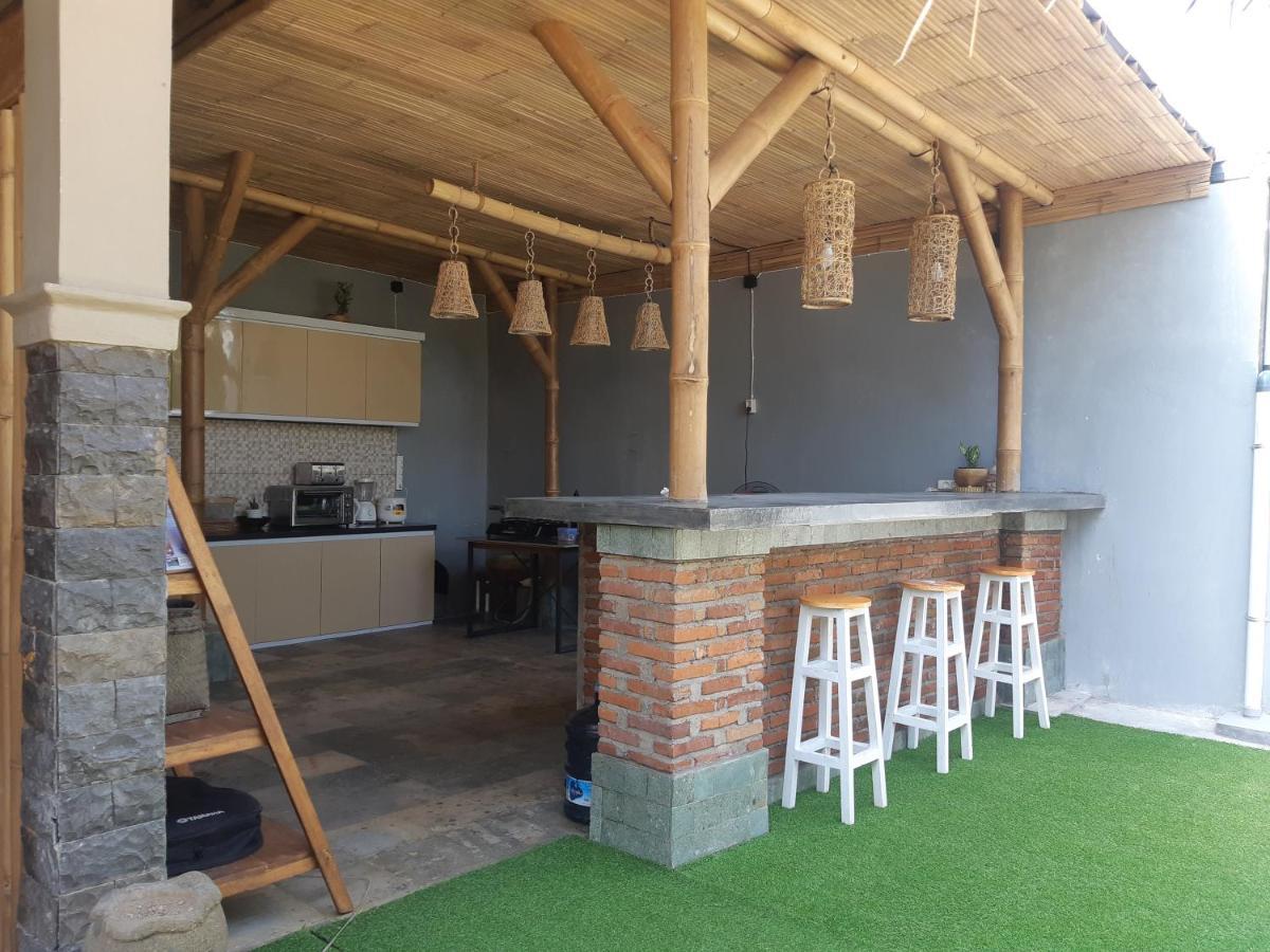 Dhm Surf Villa Kuta  Экстерьер фото