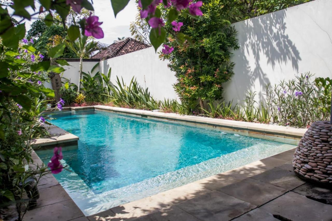 Dhm Surf Villa Kuta  Экстерьер фото